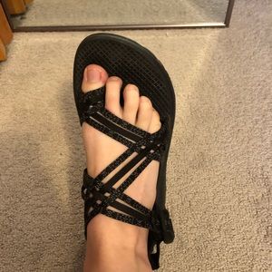 Strappy Black Chacos W’s 8